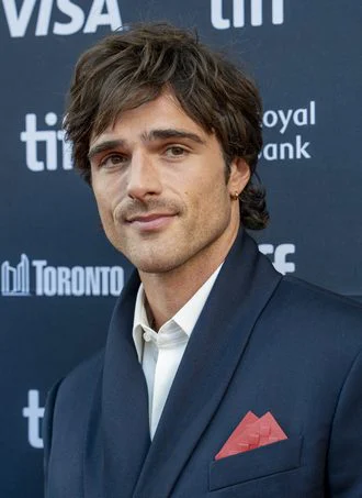 Jacob Elordi protagoniza la película con la que Ridley Scott vuelve a la ciencia ficción esta semana, y el reparto no tiene desperdicio