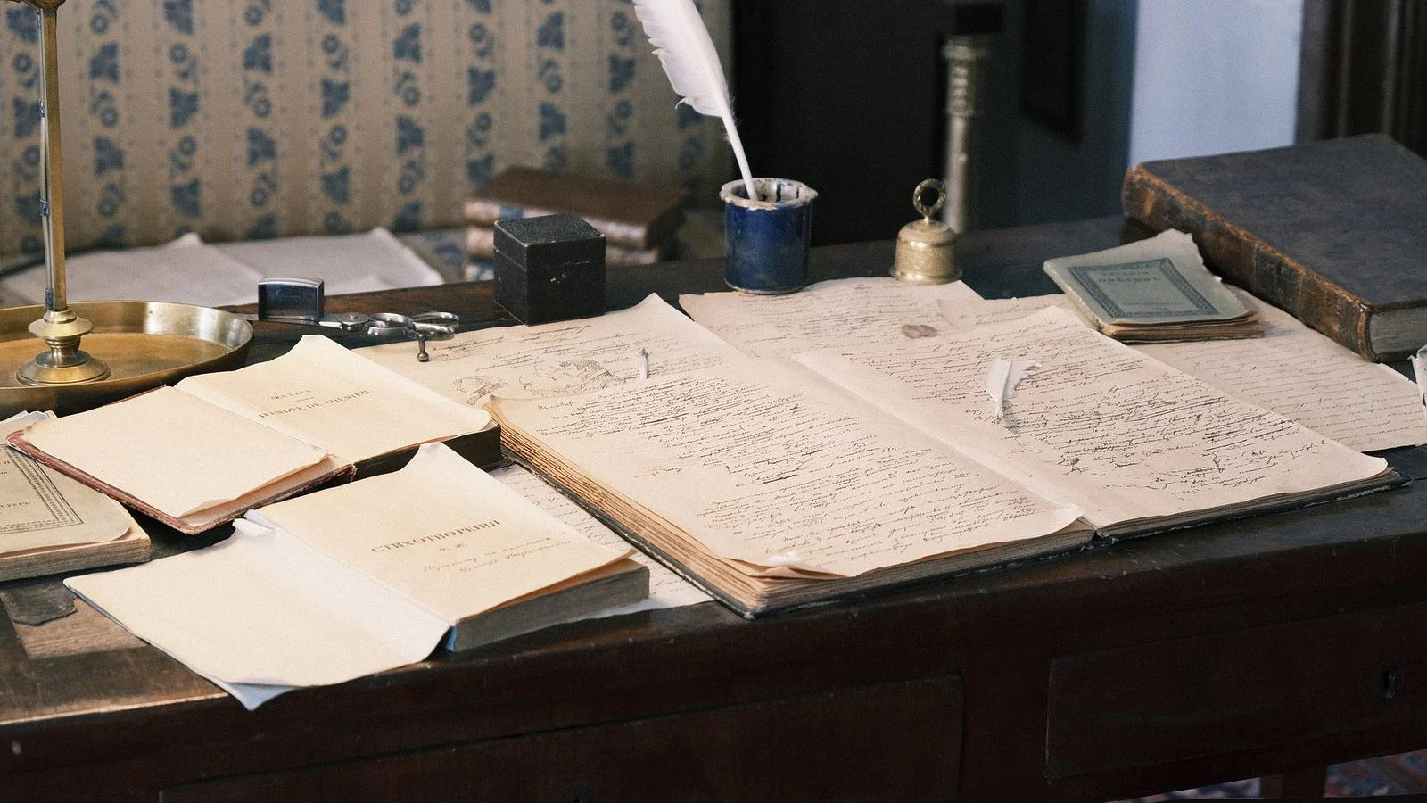 Julio Cortázar, escritor: 'Andábamos sin buscarnos, pero sabiendo que andábamos para encontrarnos'