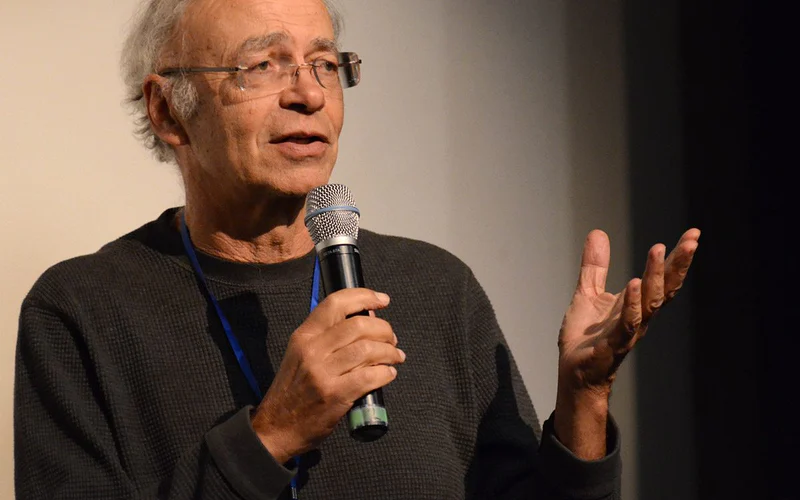 Peter Singer, filósofo: 'Toda criatura capaz de sufrir debe ser considerada un igual'