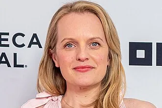 Elisabeth Moss, actriz y productora: 'No creo que debamos glorificar el sufrimiento, pero la realidad es que el arte nace a menudo de la incomodidad'