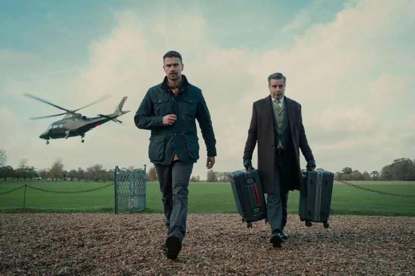 Theo James y Kaya Scodelario en 'The Gentlemen: La serie', temporada 2 (Netflix)