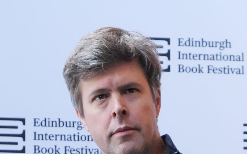David Szalay en el Edinburgh International Book Festival 2025 (Wikimedia Commons, CC BY-SA 4.0)