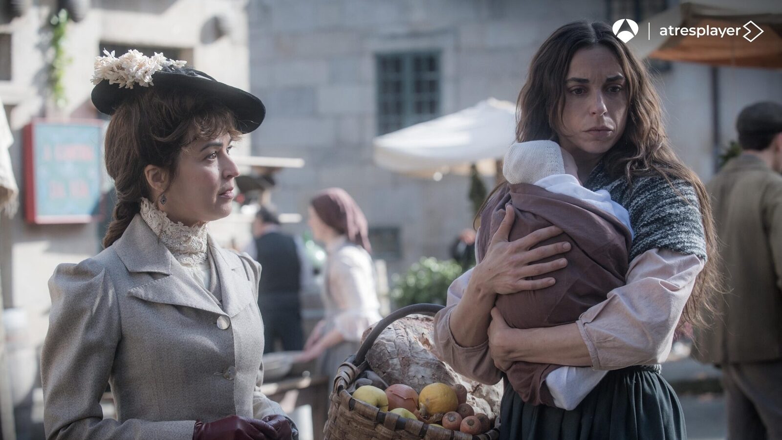 Renata (Carlota Baró) en una escena de 'Las hijas de la criada' (Atresplayer/Antena 3)