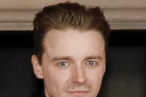 Jack Lowden, en el estreno de 'Mary Queen of Scots' (2019, Wikimedia Commons, CC BY 2.0)