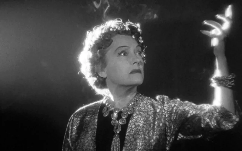 La escena que Billy Wilder rodó para abrir 'El crepúsculo de los dioses' hizo reír a carcajadas a un cine entero, y nadie ha vuelto a encontrar ese metraje