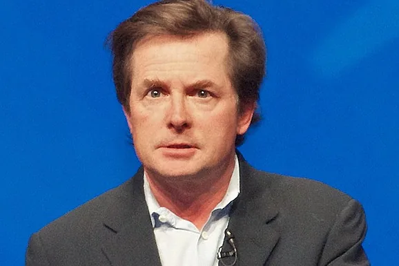 Michael J. Fox, entre lágrimas y bromas: el discurso con el que se ganó la ovación de los Emmy 2026