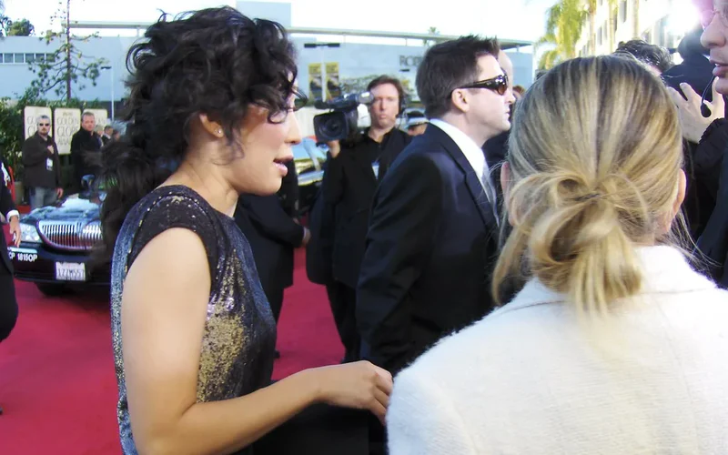 Sandra Oh, actriz: 'Creo que gran parte de mi desarrollo como artista ha consistido en aprender a dejar ir el resultado final y simplemente habitar el espacio'