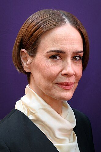 Sarah Paulson, actriz: 'El miedo es un monstruo silencioso que te roba el presente si le dejas sentarse a la mesa contigo'
