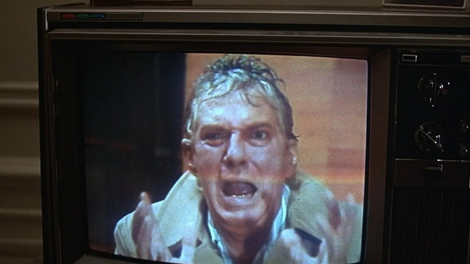 Peter Finch murió creyendo que nunca ganaría el Óscar por 'Network', y se convirtió en el primer actor de la historia en recibirlo después de muerto