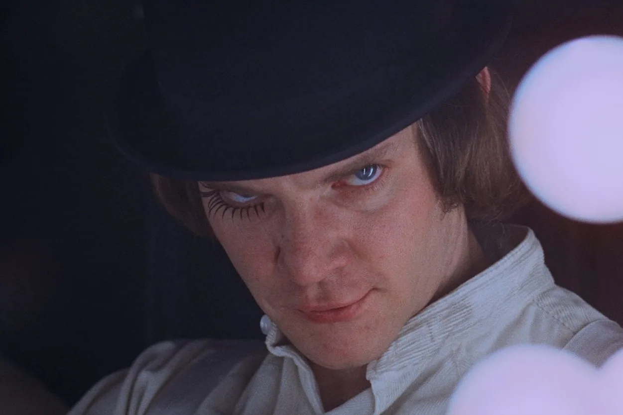 'La naranja mecánica' nunca fue prohibida en Reino Unido: fue el propio Kubrick quien la retiró durante 27 años, tras varios crímenes reales que la citaron como excusa