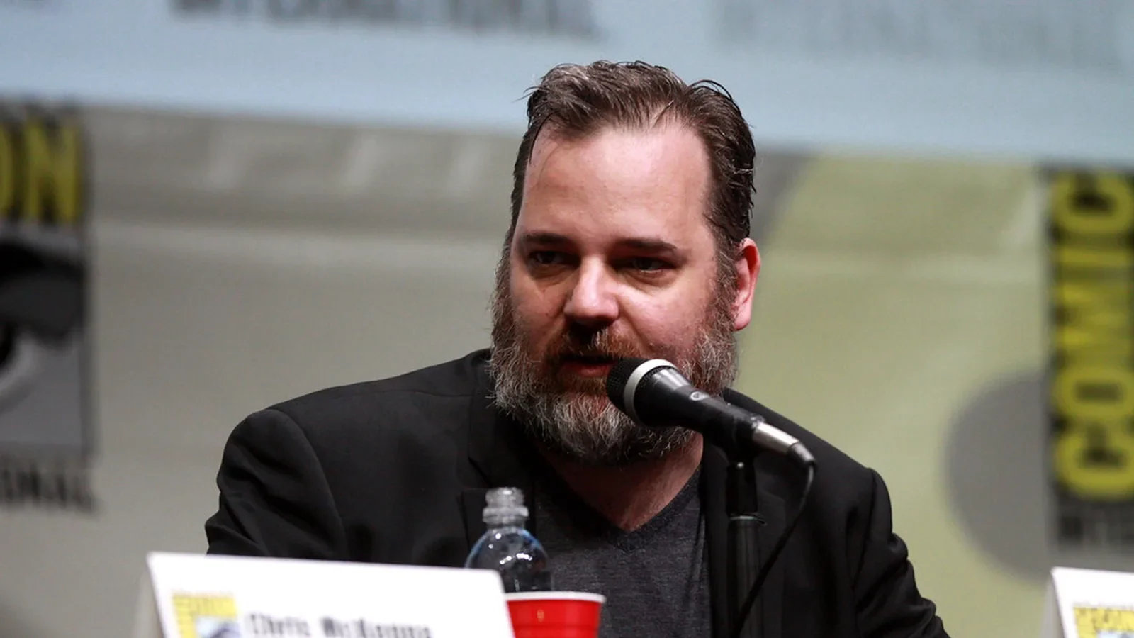 Dan Harmon, creador de series: 'Ningún ser humano está libre de la necesidad de ser querido, pero a veces construimos muros tan altos que confundimos el aislamiento con la libertad'