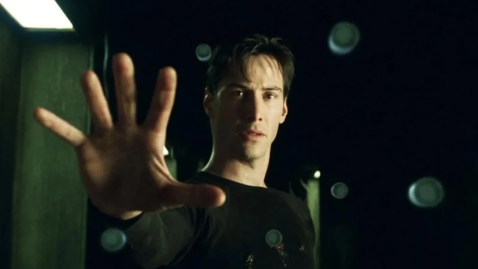 Cómo se rodó el esquive de balas de Neo en 'Matrix'