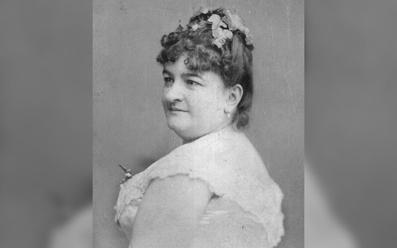 Emilia Pardo Bazan, retrato de Luis Sellier, 1885
