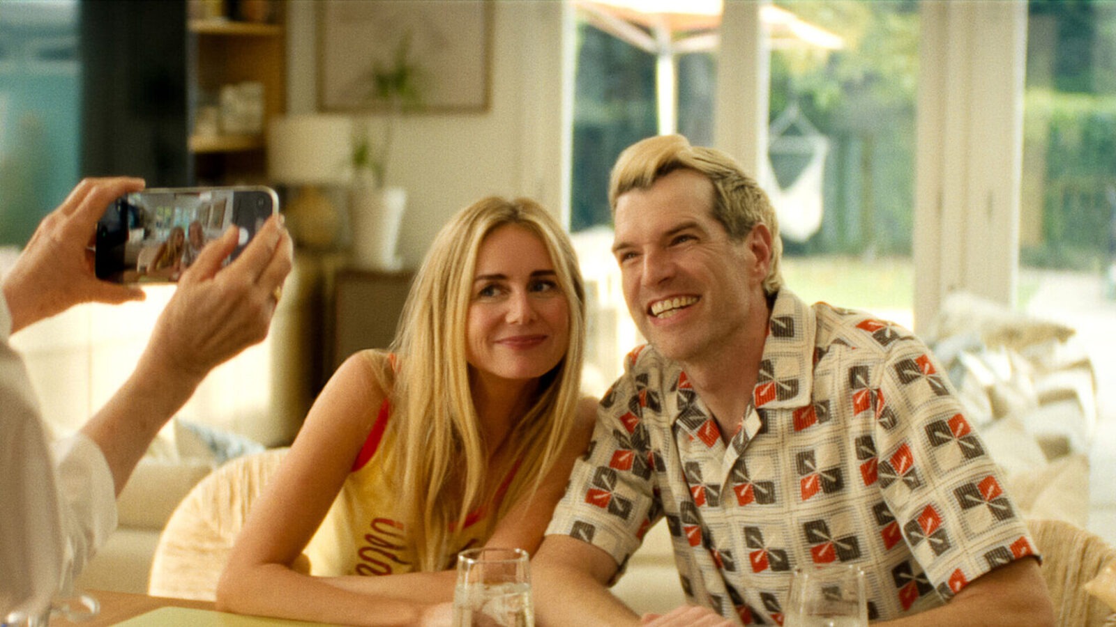 Pareja protagonista de Nadie quiere esto temporada 3 en Netflix
