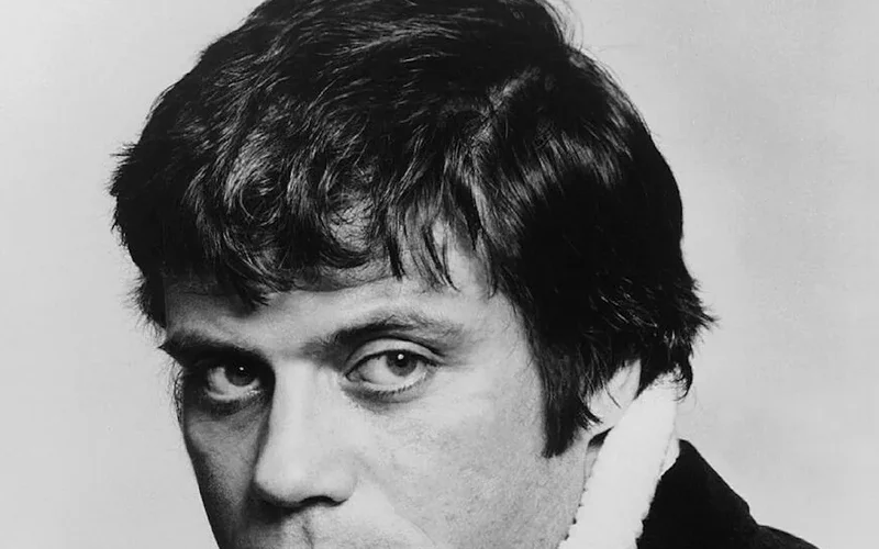Oliver Reed murió a mitad del rodaje de 'Gladiator', y sus escenas pendientes se terminaron con un doble y su cara superpuesta por ordenador