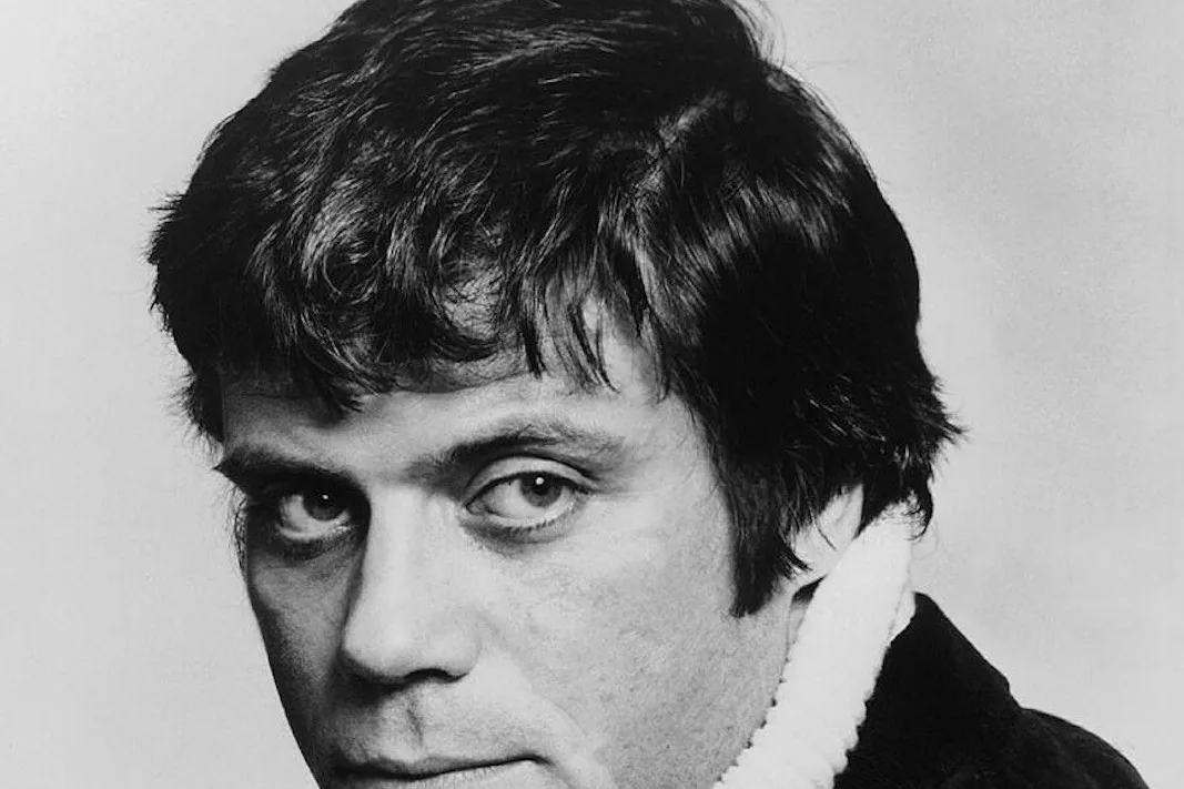 Oliver Reed murió a mitad del rodaje de 'Gladiator', y sus escenas pendientes se terminaron con un doble y su cara superpuesta por ordenador
